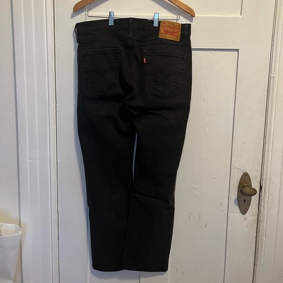 Black Men’s Levi’s Straight Leg Jeans. - Picture 2 of 3